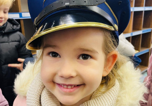 Przedszkolaki listy piszą…do Mikołaja- czyli świąteczna wycieczka na pocztę w ramach preorientacji zawodowej w gr. XI i XII