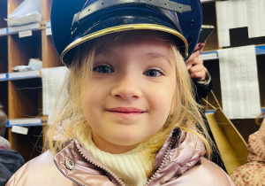 Przedszkolaki listy piszą…do Mikołaja- czyli świąteczna wycieczka na pocztę w ramach preorientacji zawodowej w gr. XI i XII