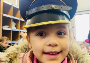 Przedszkolaki listy piszą…do Mikołaja- czyli świąteczna wycieczka na pocztę w ramach preorientacji zawodowej w gr. XI i XII