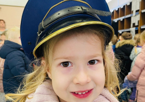 Przedszkolaki listy piszą…do Mikołaja- czyli świąteczna wycieczka na pocztę w ramach preorientacji zawodowej w gr. XI i XII