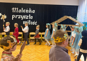 „Lulajże Jezuniu” - jasełka bożonarodzeniowe w grupa V