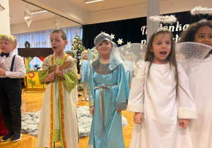 „Lulajże Jezuniu” - jasełka bożonarodzeniowe w grupa V