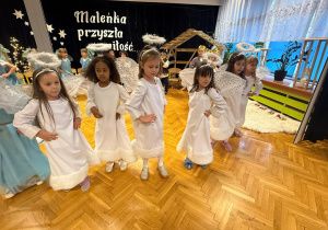 „Lulajże Jezuniu” - jasełka bożonarodzeniowe w grupa V