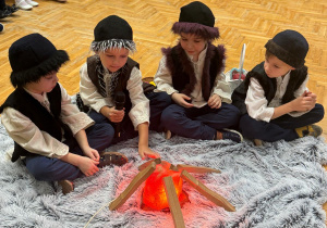 „Lulajże Jezuniu” - jasełka bożonarodzeniowe w grupa V