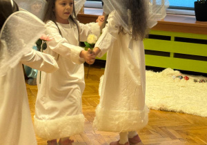 „Lulajże Jezuniu” - jasełka bożonarodzeniowe w grupa V