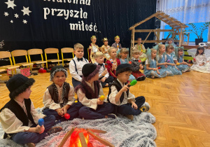 „Lulajże Jezuniu” - jasełka bożonarodzeniowe w grupa V