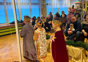 „Lulajże Jezuniu” - jasełka bożonarodzeniowe w grupa V