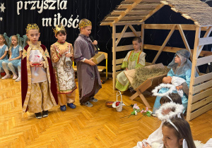 „Lulajże Jezuniu” - jasełka bożonarodzeniowe w grupa V