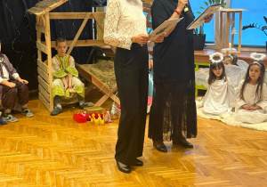 „Lulajże Jezuniu” - jasełka bożonarodzeniowe w grupa V