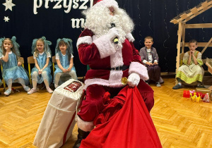 „Lulajże Jezuniu” - jasełka bożonarodzeniowe w grupa V