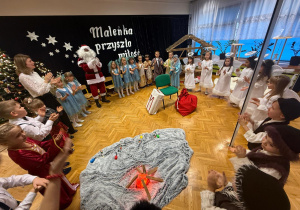 „Lulajże Jezuniu” - jasełka bożonarodzeniowe w grupa V