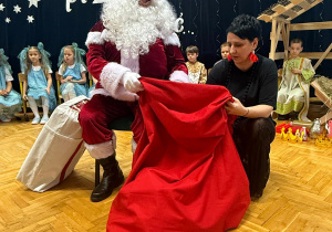 „Lulajże Jezuniu” - jasełka bożonarodzeniowe w grupa V