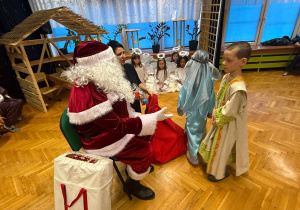 „Lulajże Jezuniu” - jasełka bożonarodzeniowe w grupa V