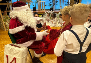 „Lulajże Jezuniu” - jasełka bożonarodzeniowe w grupa V