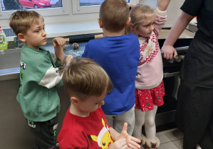 Warsztaty Pieczenia Pierników w Zespole Szkół im. Mikołaja Kopernika w Koninie - grupa V