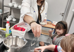 Warsztaty Pieczenia Pierników w Zespole Szkół im. Mikołaja Kopernika w Koninie - grupa V