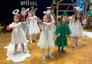„Choinka w Aniołkowie”- spotkanie świąteczne w grupie II