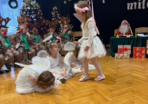 „Choinka w Aniołkowie”- spotkanie świąteczne w grupie II