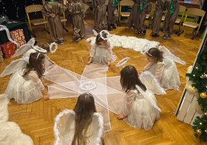 „Choinka w Aniołkowie”- spotkanie świąteczne w grupie II