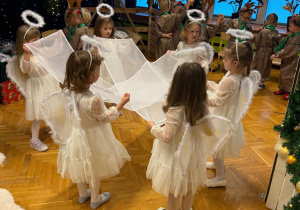 „Choinka w Aniołkowie”- spotkanie świąteczne w grupie II