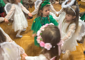 „Choinka w Aniołkowie”- spotkanie świąteczne w grupie II