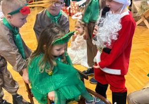 „Choinka w Aniołkowie”- spotkanie świąteczne w grupie II