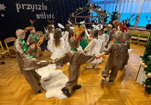 „Choinka w Aniołkowie”- spotkanie świąteczne w grupie II