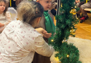 „Choinka w Aniołkowie”- spotkanie świąteczne w grupie II