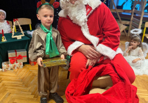 „Choinka w Aniołkowie”- spotkanie świąteczne w grupie II