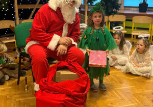 „Choinka w Aniołkowie”- spotkanie świąteczne w grupie II