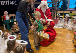„Choinka w Aniołkowie”- spotkanie świąteczne w grupie II