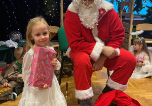 „Choinka w Aniołkowie”- spotkanie świąteczne w grupie II