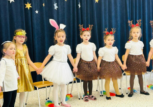 "Świąteczne zamieszanie" - uroczystość choinkowa w gr. XI