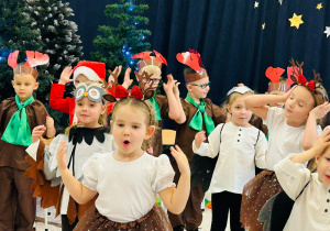 "Świąteczne zamieszanie" - uroczystość choinkowa w gr. XI