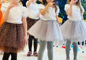 "Świąteczne zamieszanie" - uroczystość choinkowa w gr. XI