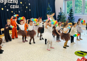"Świąteczne zamieszanie" - uroczystość choinkowa w gr. XI