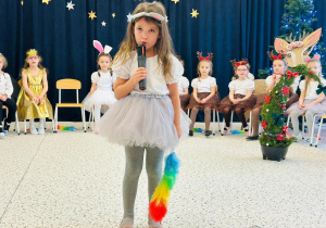 "Świąteczne zamieszanie" - uroczystość choinkowa w gr. XI