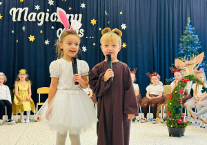 "Świąteczne zamieszanie" - uroczystość choinkowa w gr. XI