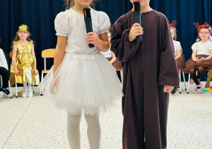 "Świąteczne zamieszanie" - uroczystość choinkowa w gr. XI