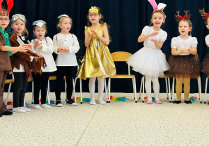 "Świąteczne zamieszanie" - uroczystość choinkowa w gr. XI