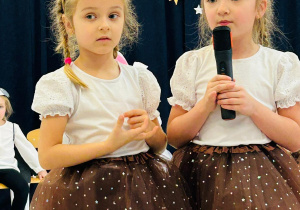 "Świąteczne zamieszanie" - uroczystość choinkowa w gr. XI