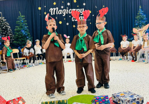 "Świąteczne zamieszanie" - uroczystość choinkowa w gr. XI