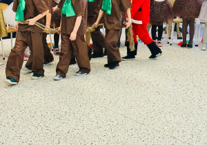 "Świąteczne zamieszanie" - uroczystość choinkowa w gr. XI