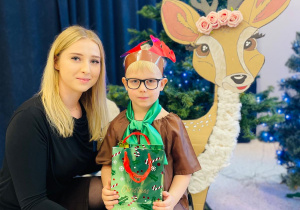 "Świąteczne zamieszanie" - uroczystość choinkowa w gr. XI