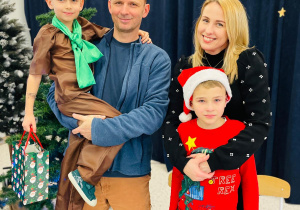 "Świąteczne zamieszanie" - uroczystość choinkowa w gr. XI