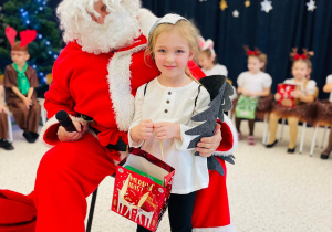 "Świąteczne zamieszanie" - uroczystość choinkowa w gr. XI