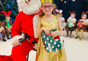 "Świąteczne zamieszanie" - uroczystość choinkowa w gr. XI