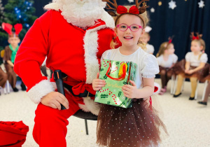 "Świąteczne zamieszanie" - uroczystość choinkowa w gr. XI