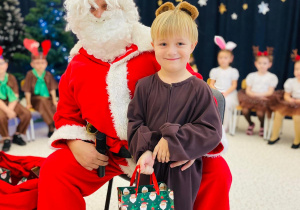 "Świąteczne zamieszanie" - uroczystość choinkowa w gr. XI