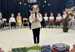 "Świąteczne zamieszanie" - uroczystość choinkowa w gr. XI